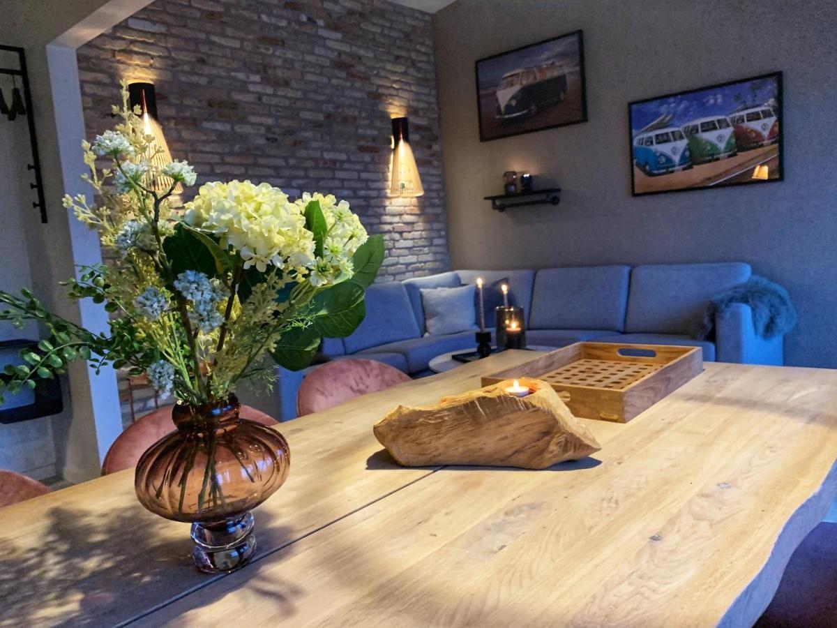 Broncks Apartment 1 - Modern 2-Bedroom In The Heart Of トースハウン エクステリア 写真
