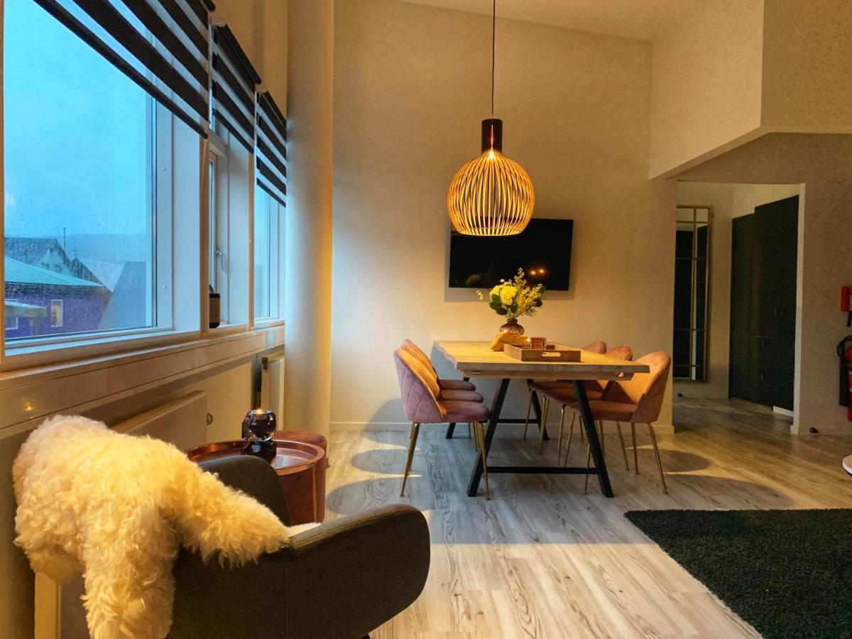 Broncks Apartment 1 - Modern 2-Bedroom In The Heart Of トースハウン エクステリア 写真