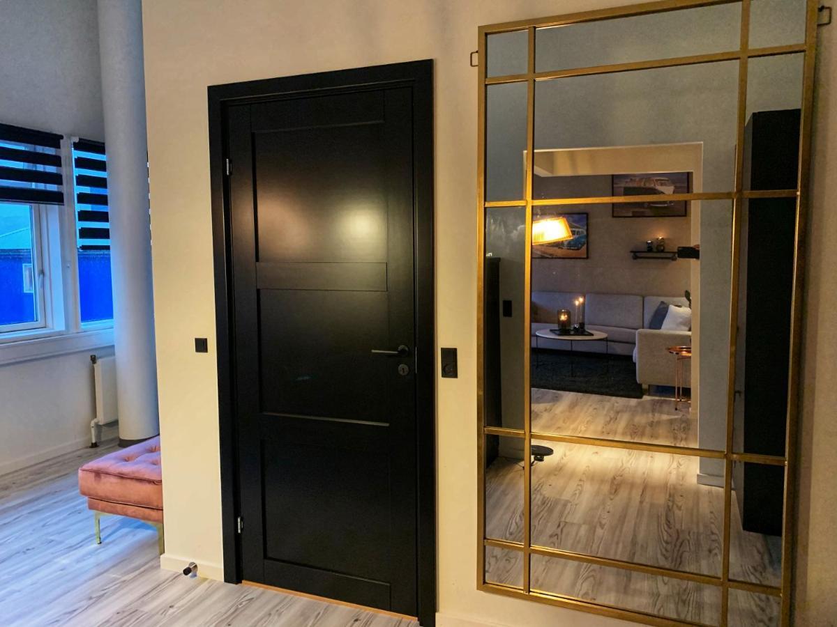 Broncks Apartment 1 - Modern 2-Bedroom In The Heart Of トースハウン エクステリア 写真
